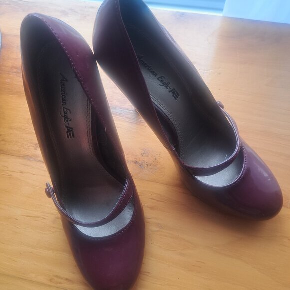 Burgundy/cherry heels - Picture 2 of 3